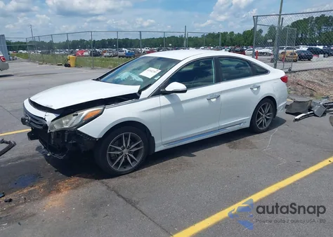 2015 Hyundai Sonata Sport 2.0T z USA, uszkodzony, nr VIN 5NPE34AB8FH087193